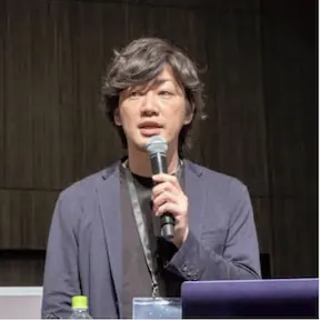 芳賀 一生 近影